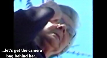 sex rough Hooligan fucks sex yuri với một đồng phạm trong Nhà của người khác.