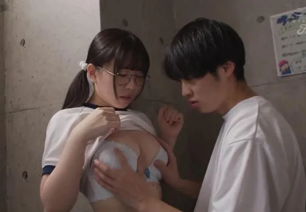 phim sex người khuyết tật Được cô bạn thân cho sờ mó cặp vú to và tôi muốn nhiều hơn thế nữa